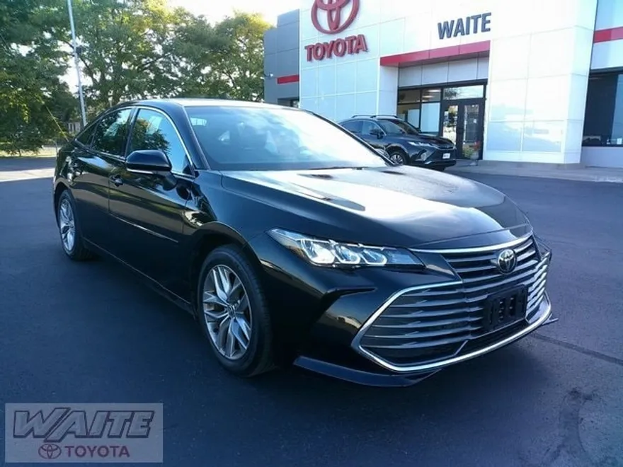 2022 Toyota Avalon XLE photo 1
