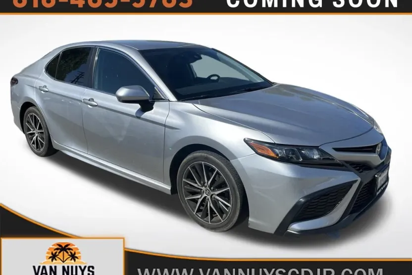 2021 Toyota Camry SE photo 1