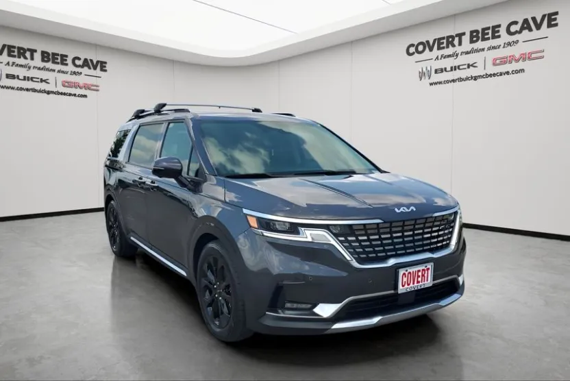 2022 Kia Carnival SX photo 1