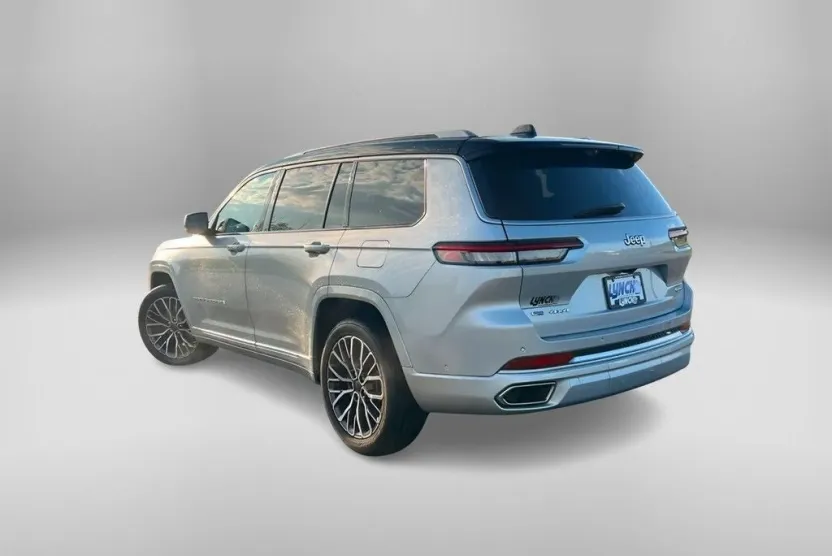 2022 Jeep Grand Cherokee L Summit Reserve photo 1