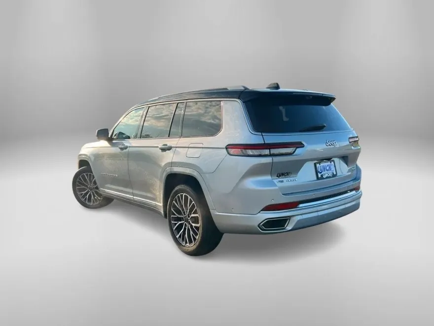 2022 Jeep Grand Cherokee L Summit Reserve photo 1
