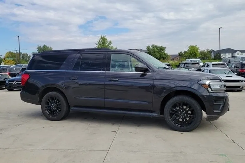 2024 Ford Expedition MAX XLT photo 1