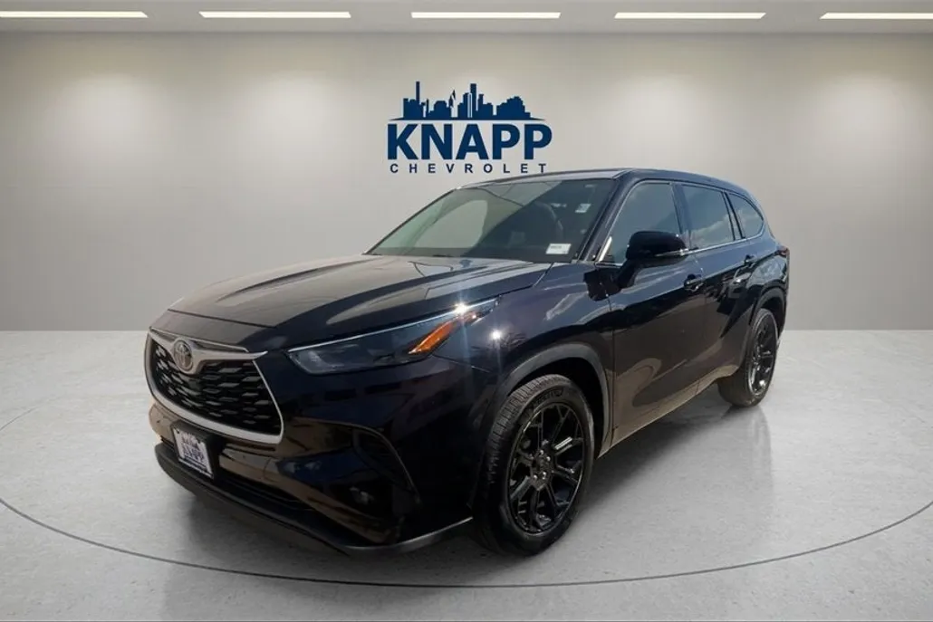 2022 Toyota Highlander L photo 1