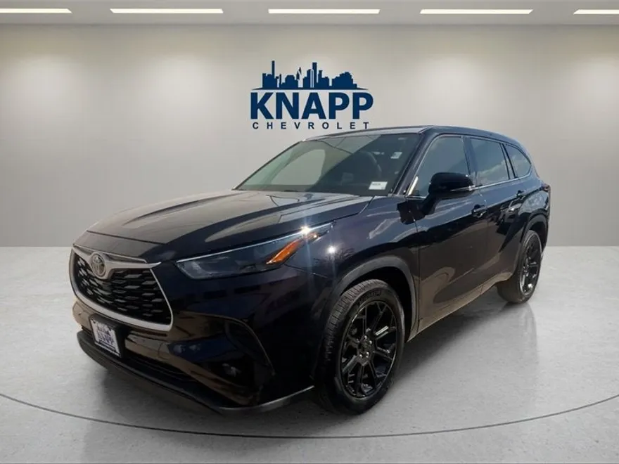 2022 Toyota Highlander L photo 1