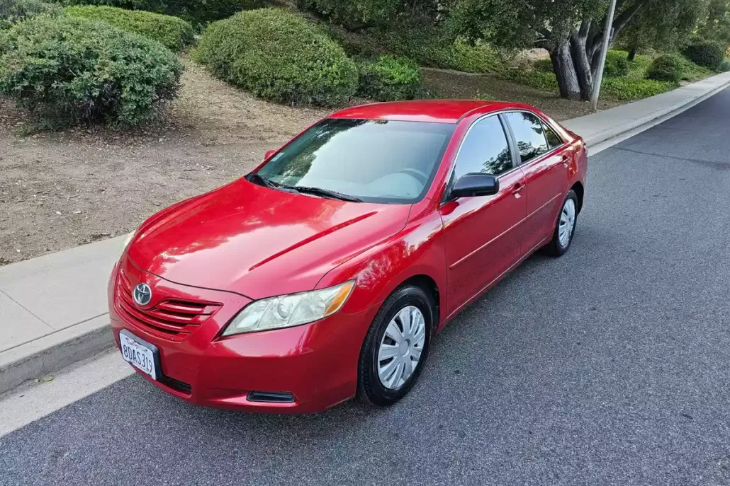 2009 Toyota Camry LE photo 1