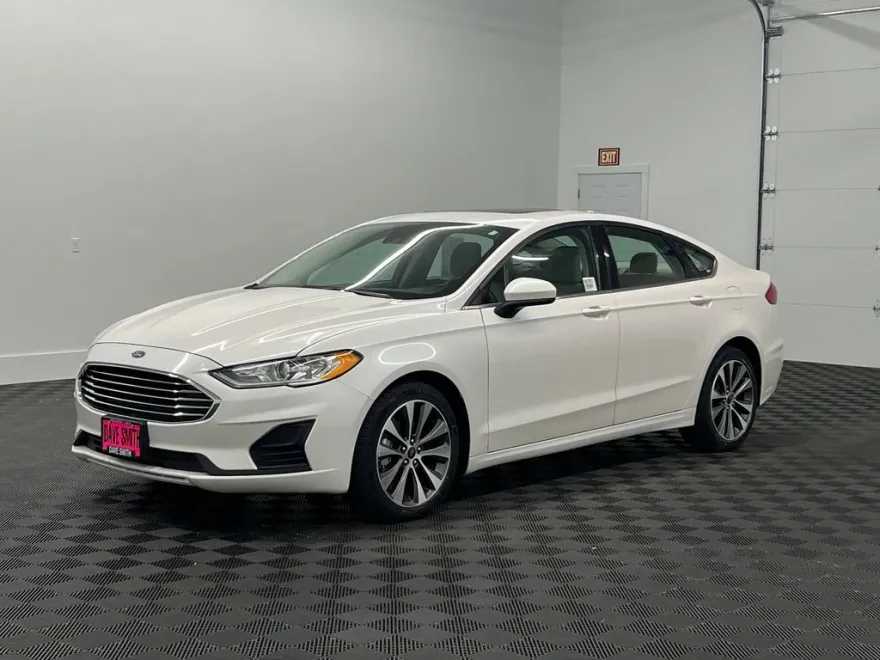2019 Ford Fusion SE photo 1