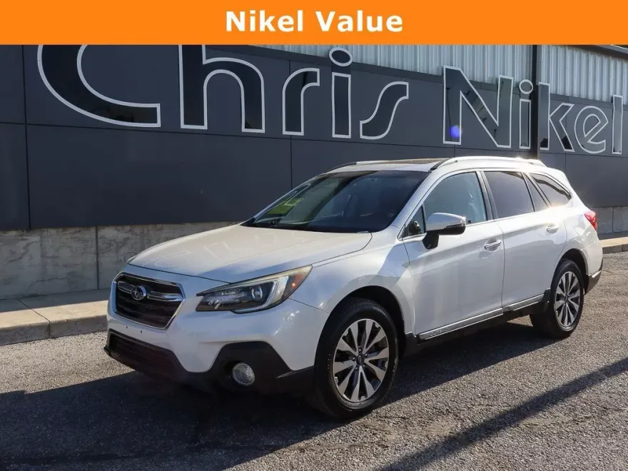 2018 Subaru Outback Touring photo 1