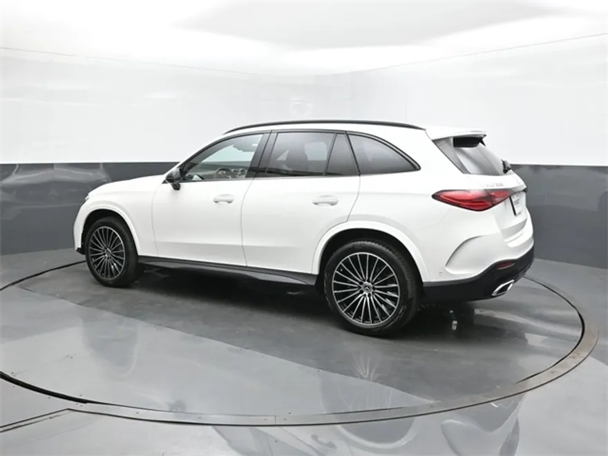 2026 Mercedes Benz GLC 300 photo 1