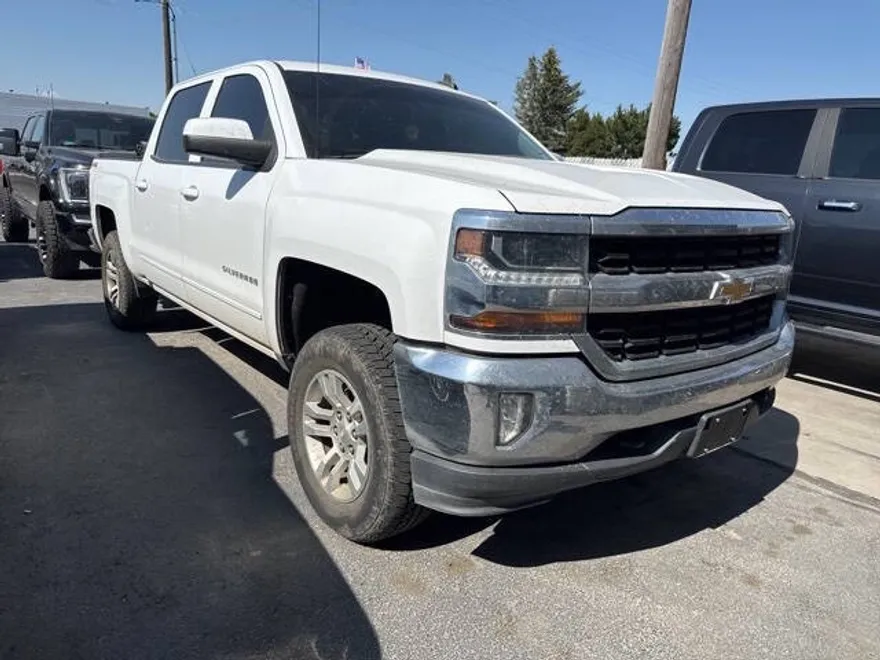 2018 Chevrolet Silverado 1500 LT photo 1