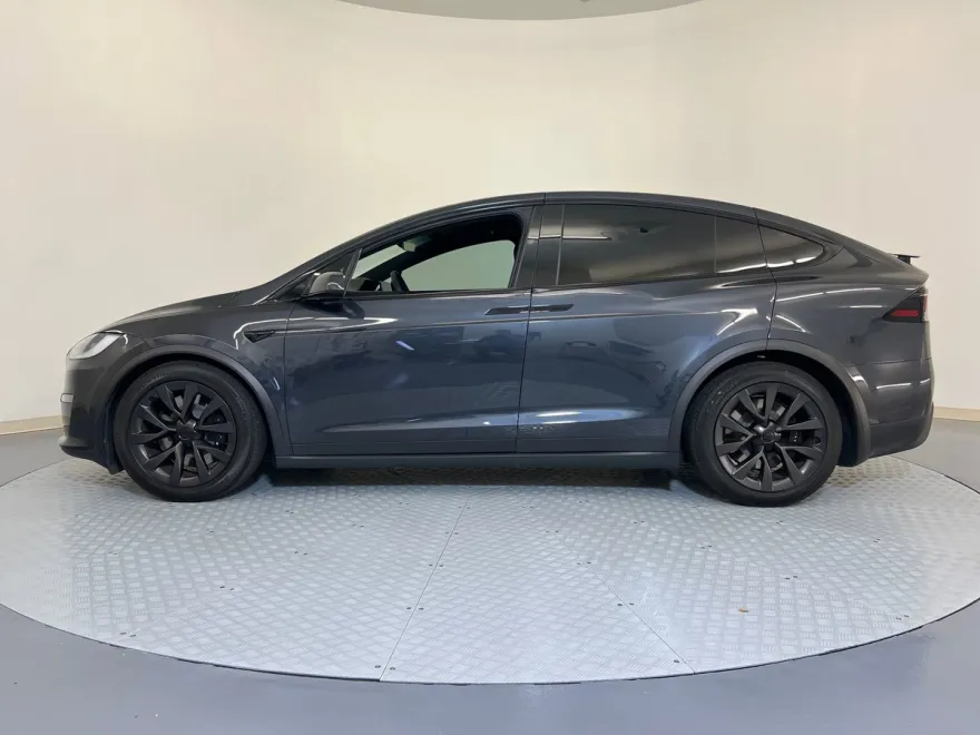 2024 Tesla Model X photo 1
