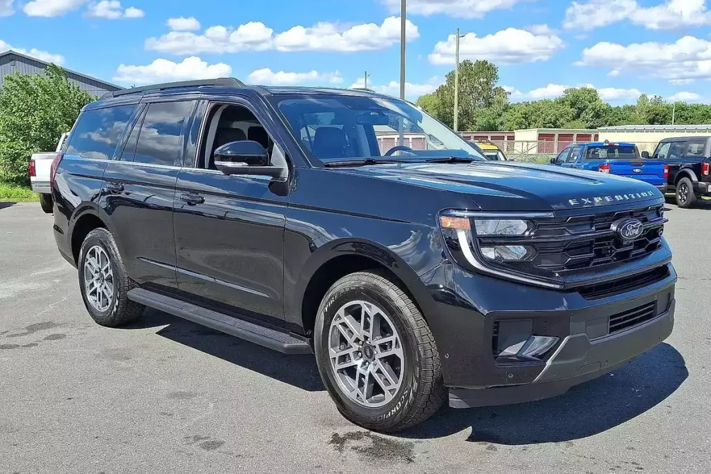 2025 Ford Expedition photo 1