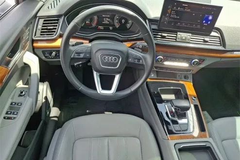 2022 Audi Q5 45 S line Premium Plus photo 2