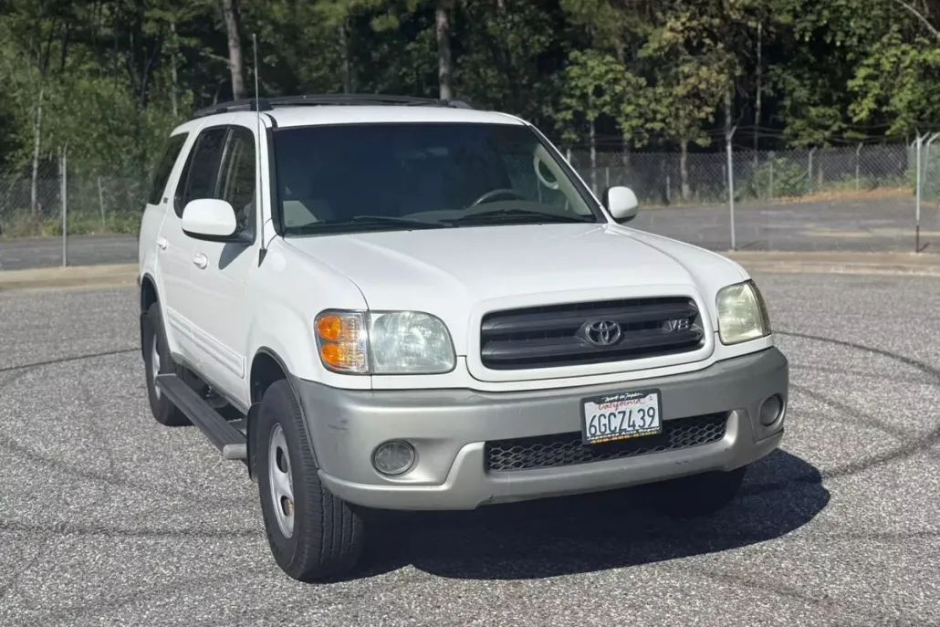 2003 Toyota Sequoia SR5 Sport photo 1
