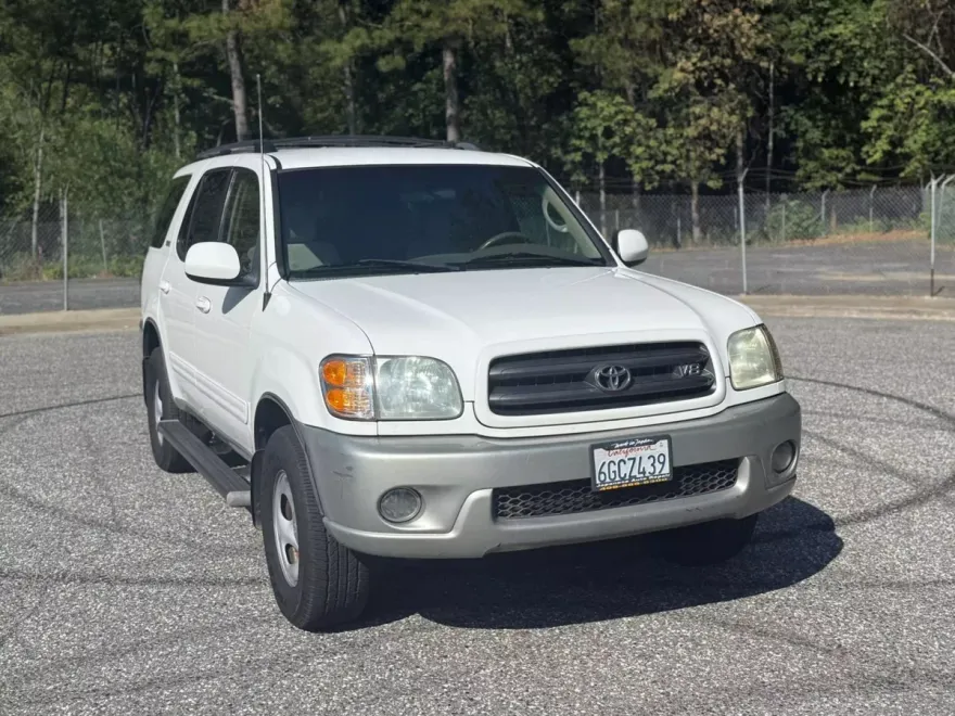 2003 Toyota Sequoia SR5 Sport photo 1