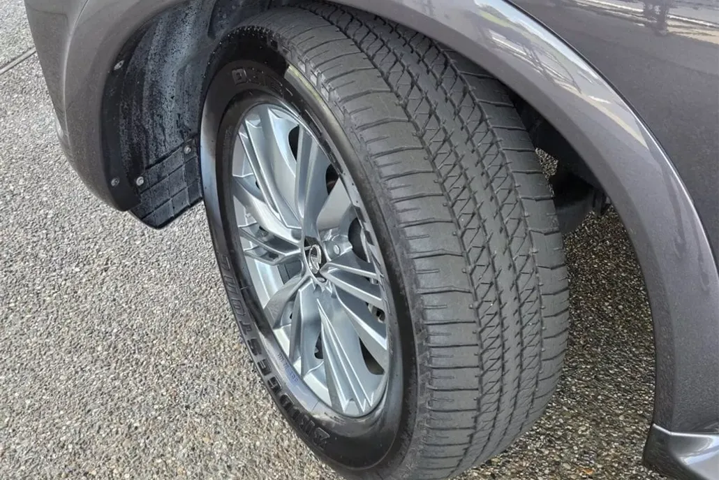 2024 Infiniti QX80 Luxe photo 1