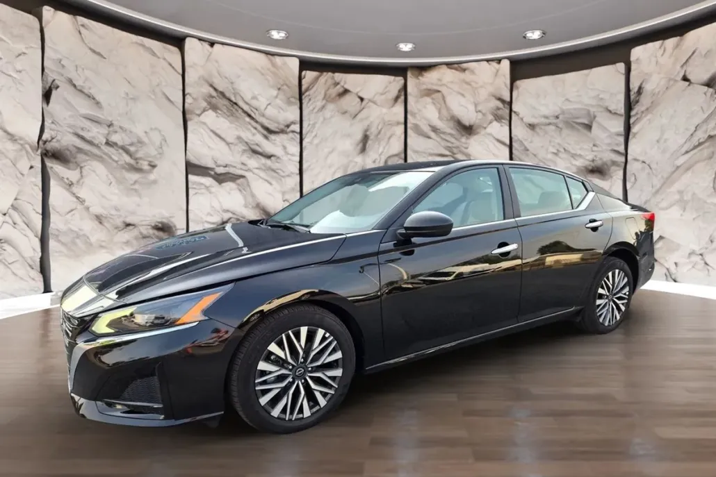 2025 Nissan Altima 2.5 SV photo 1