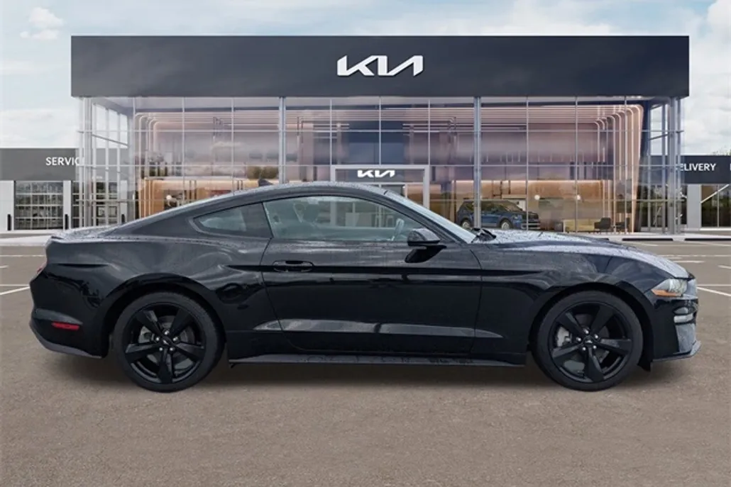 2021 Ford Mustang EcoBoost photo 1