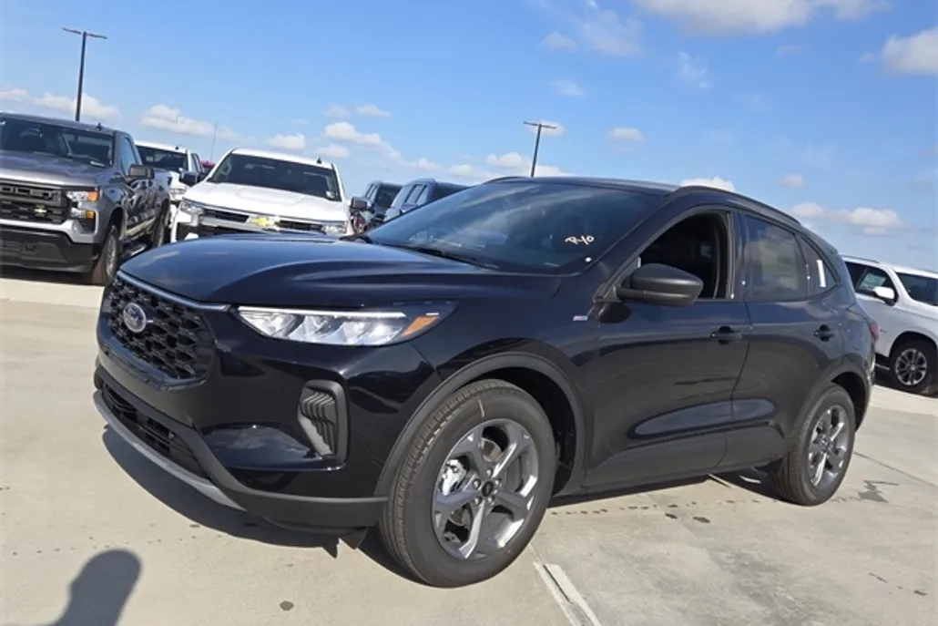 2025 Ford Escape ST-Line photo 1