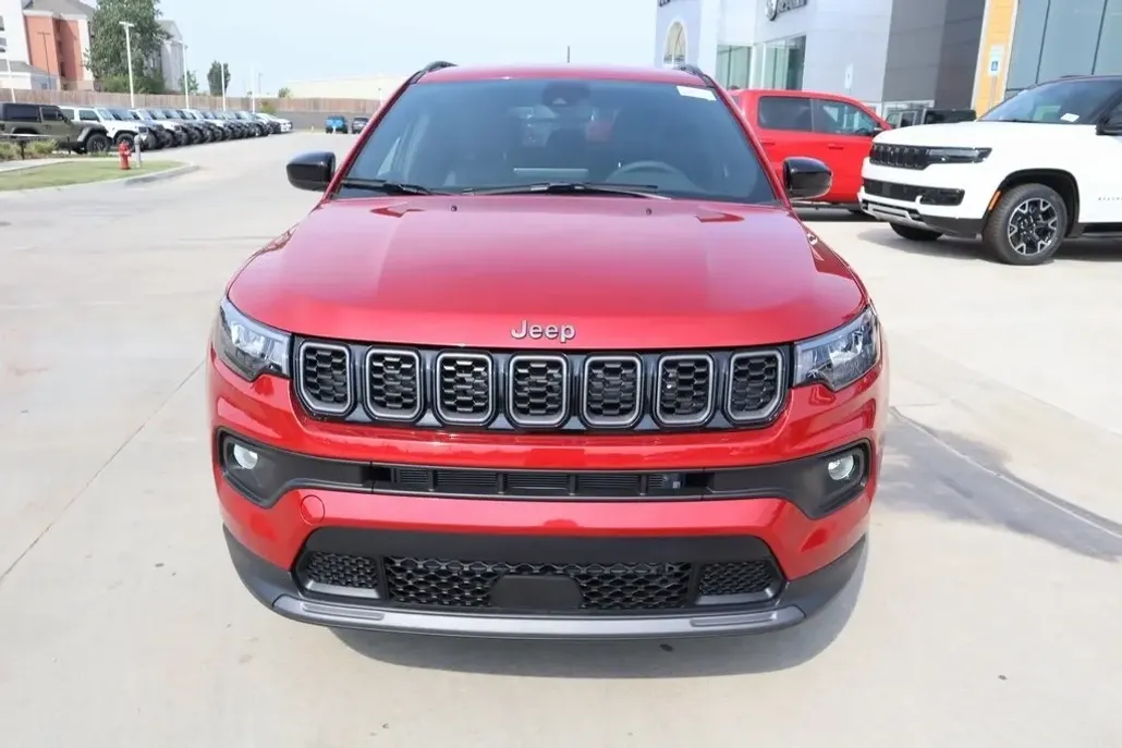 2025 Jeep Compass Latitude photo 1