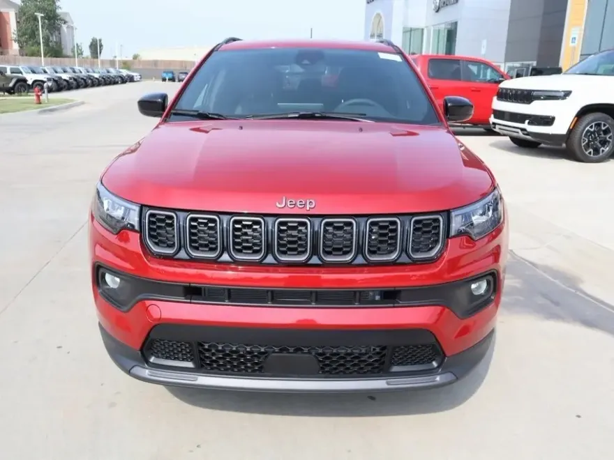 2025 Jeep Compass Latitude photo 1