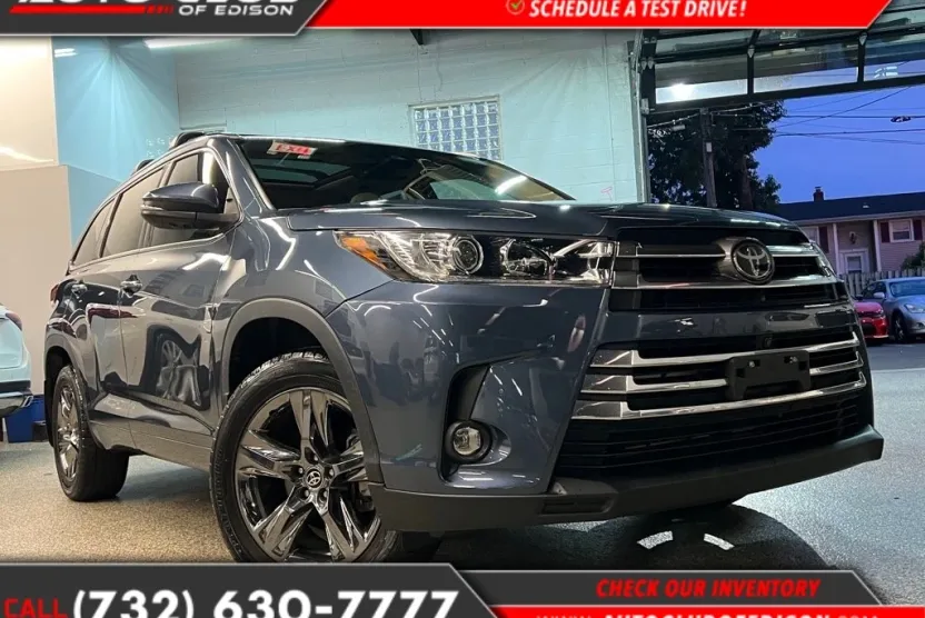 2019 Toyota Highlander Limited Platinum photo 1