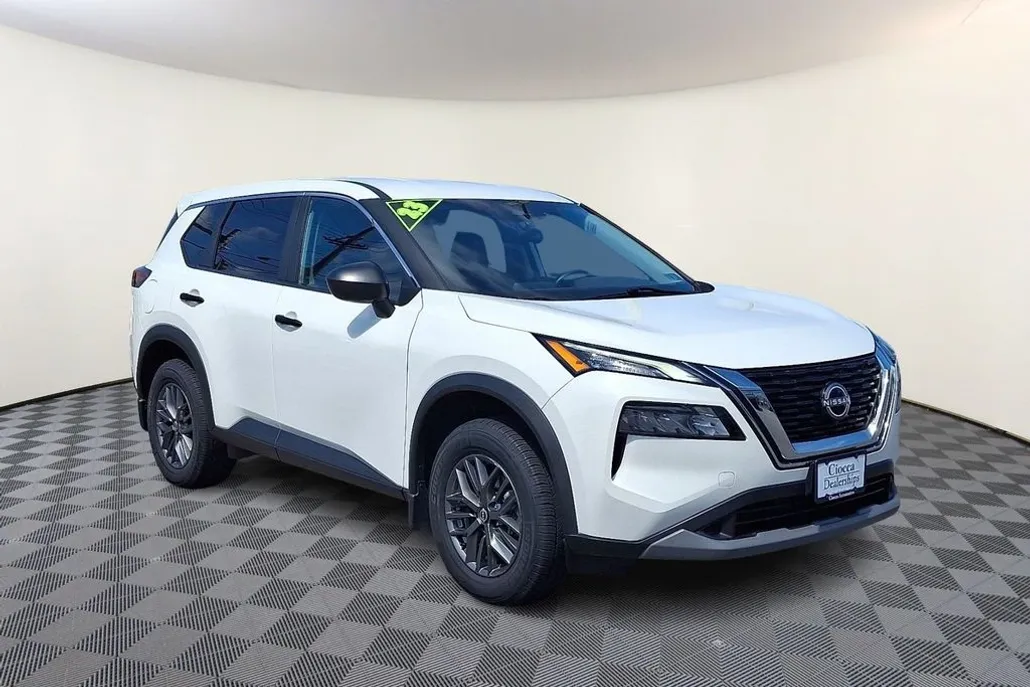 2023 Nissan Rogue AWD S photo 1