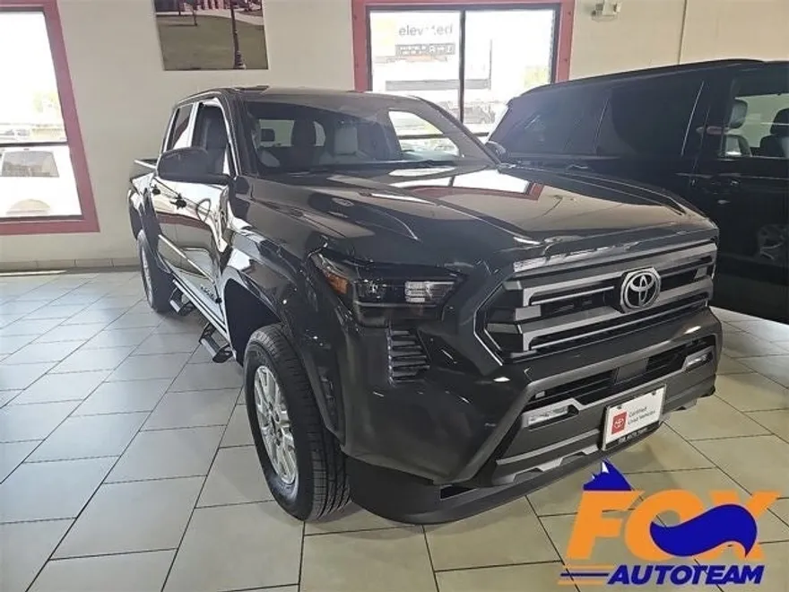 2025 Toyota Tacoma Base photo 1