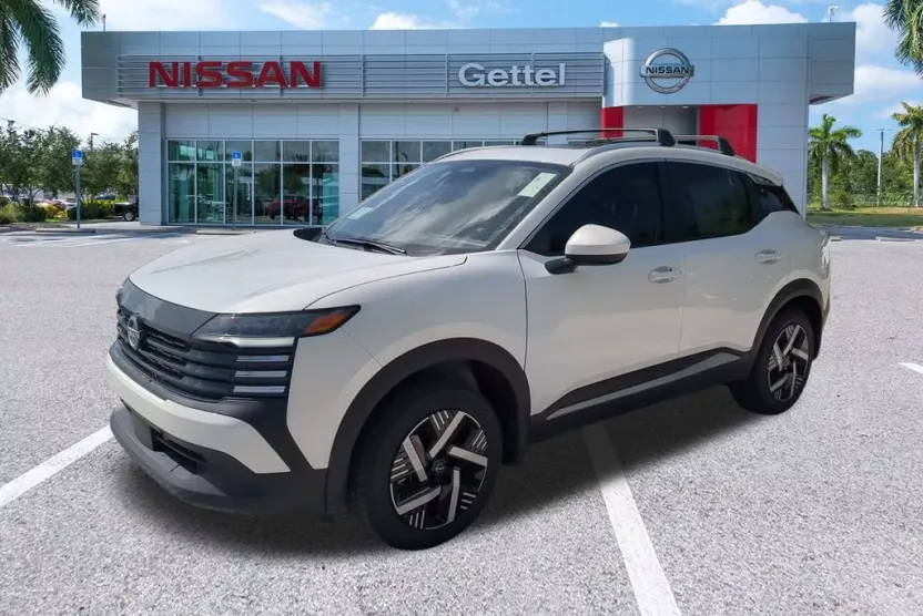 2025 Nissan Kicks SV photo 1