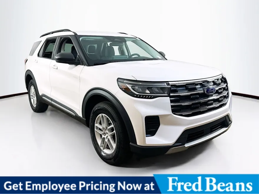 2025 Ford Explorer photo 1