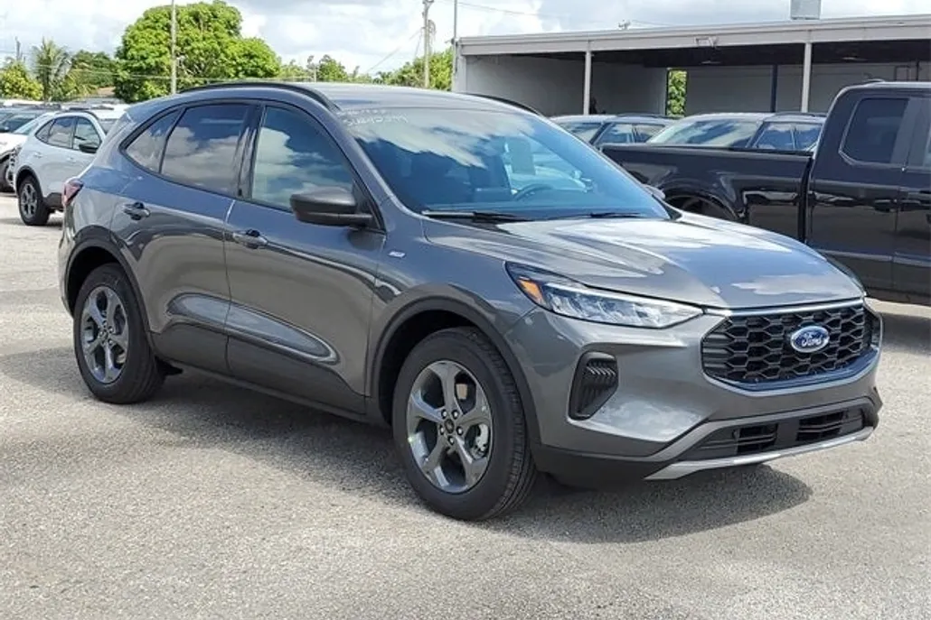 2025 Ford Escape Hybrid ST-Line photo 1