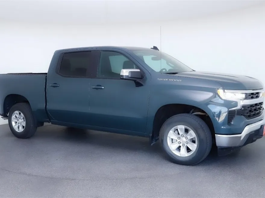 2025 Chevrolet Silverado 1500 LT photo 1