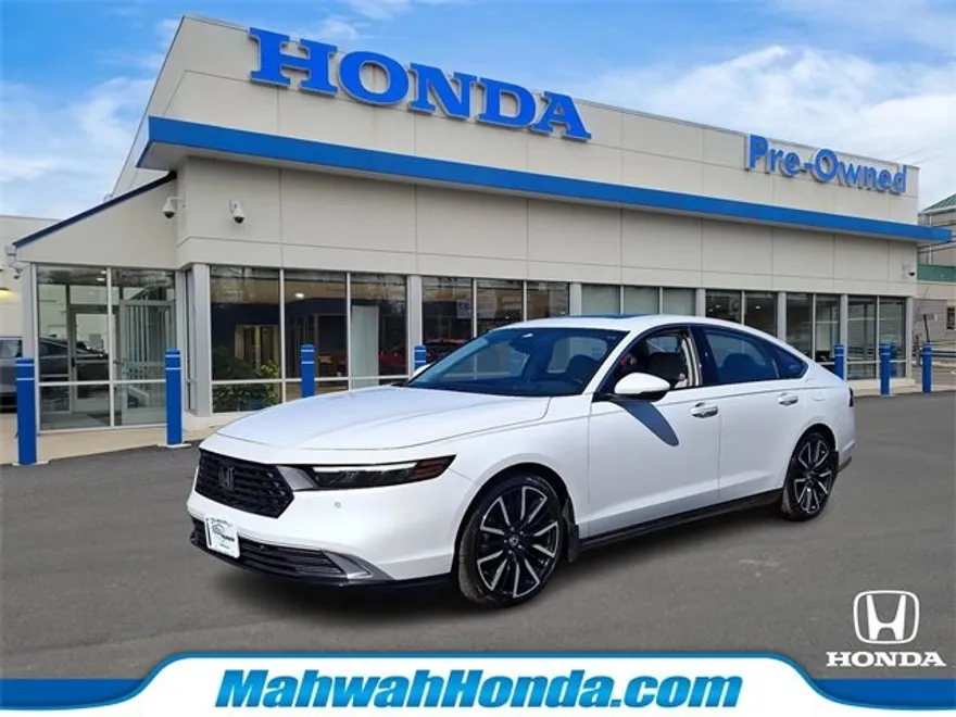 2023 Honda Accord Hybrid Touring photo 1