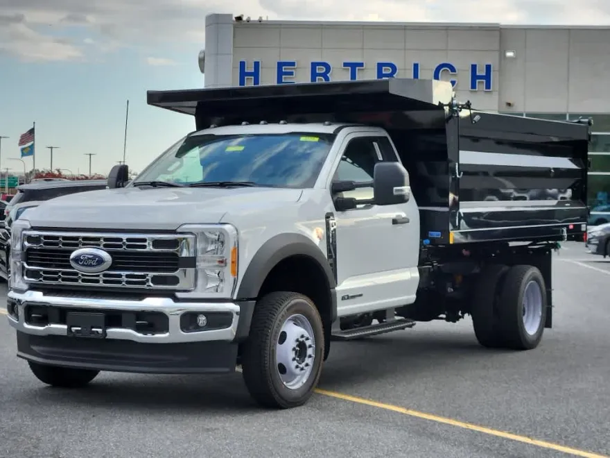 2023 Ford F-450 XL photo 1