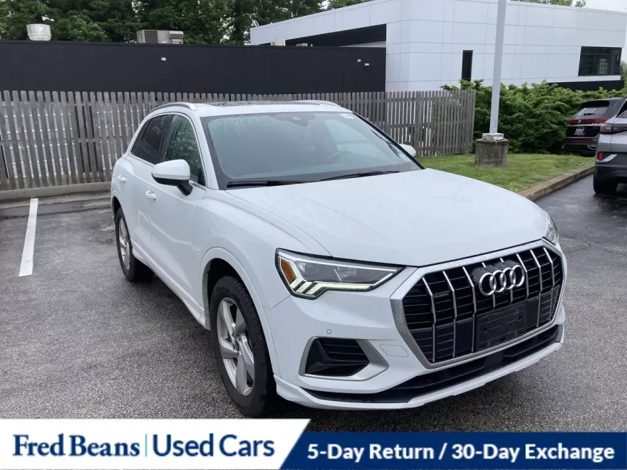 2022 Audi Q3 40 TFSI Premium photo 1
