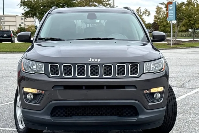 2020 Jeep Compass Latitude photo 1