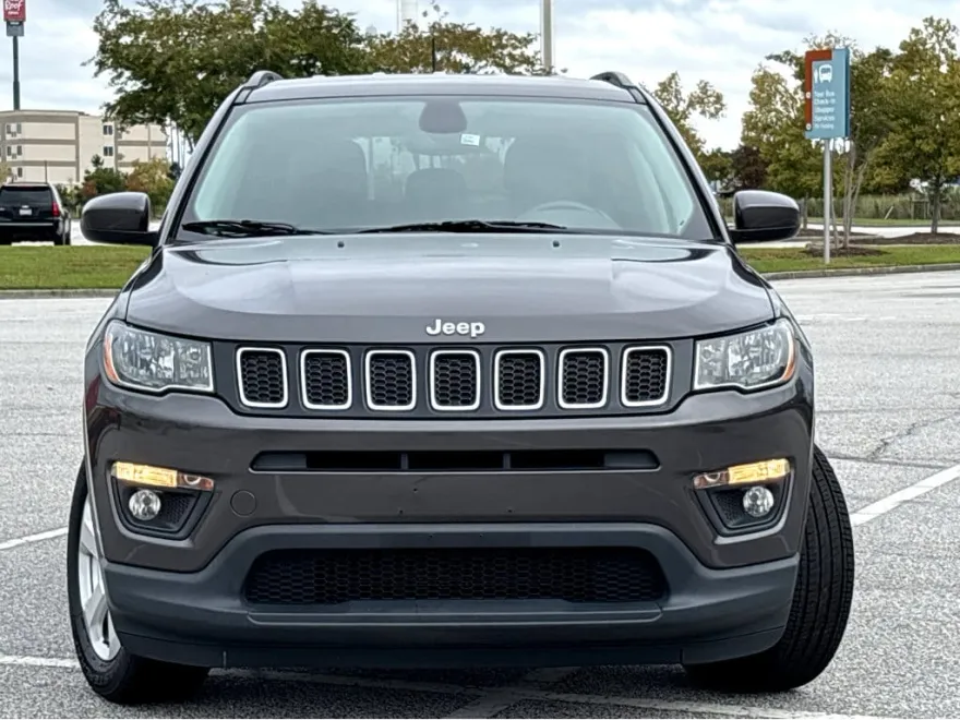 2020 Jeep Compass Latitude photo 1