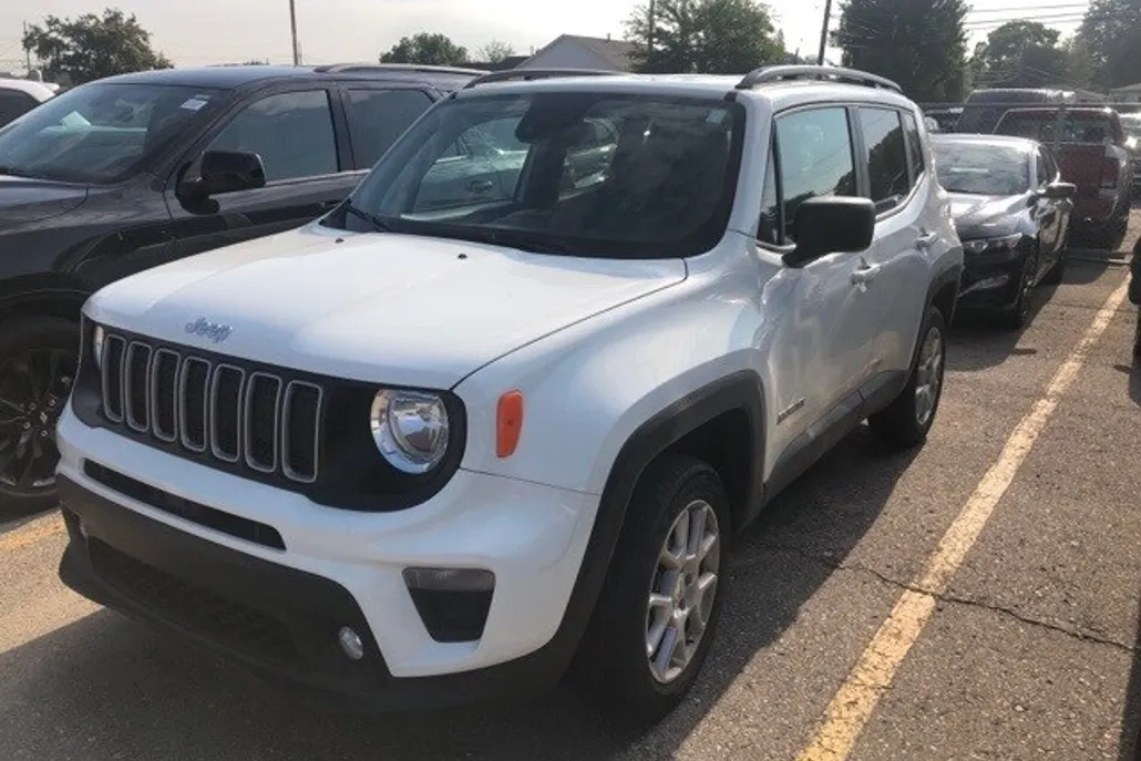 2022 Jeep Renegade Latitude photo 1