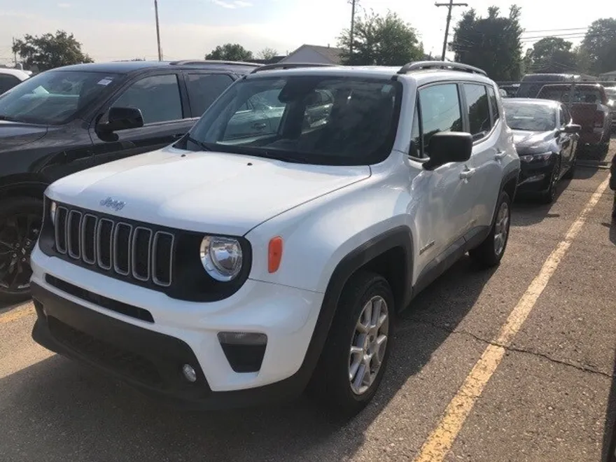 2022 Jeep Renegade Latitude photo 1