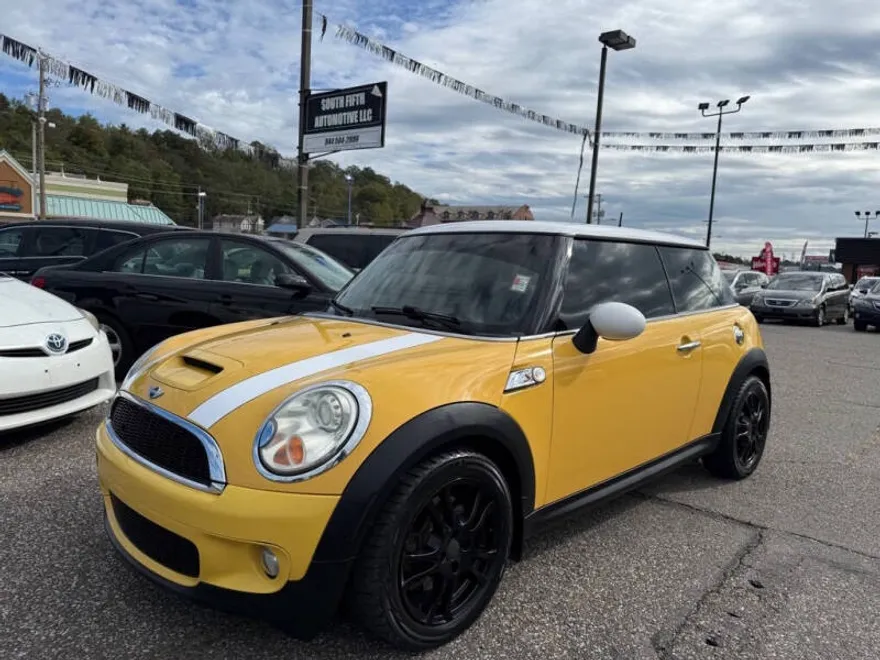 2007 Mini Cooper 2 Door Hardtop S photo 1
