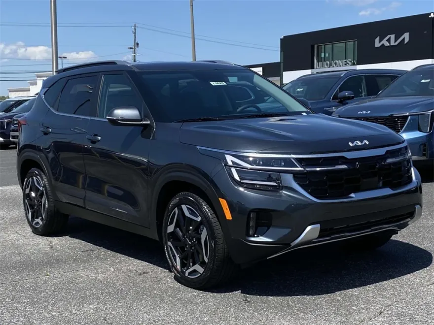 2025 Kia Seltos SX photo 1
