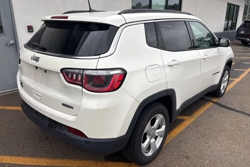 2018 Jeep Compass Latitude photo 1