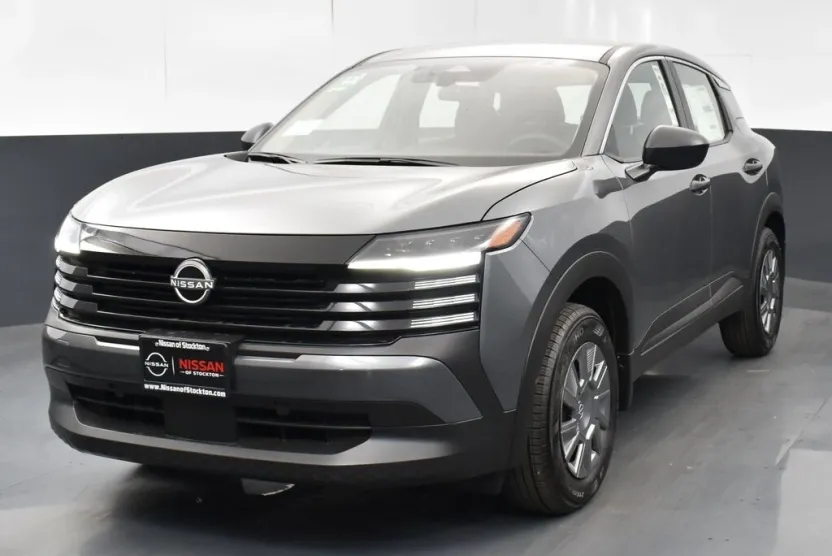 2025 Nissan Kicks S photo 1