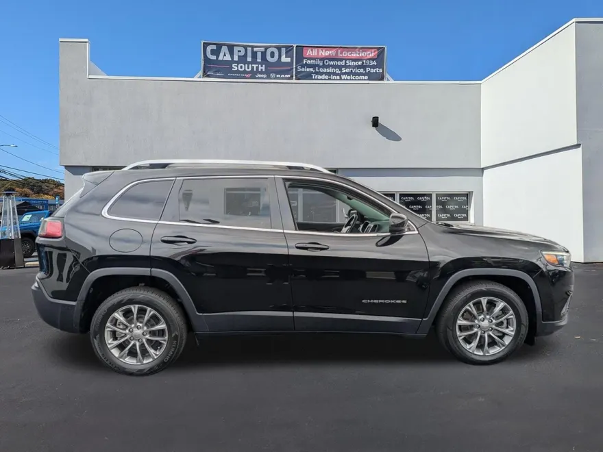 2021 Jeep Cherokee Latitude photo 1