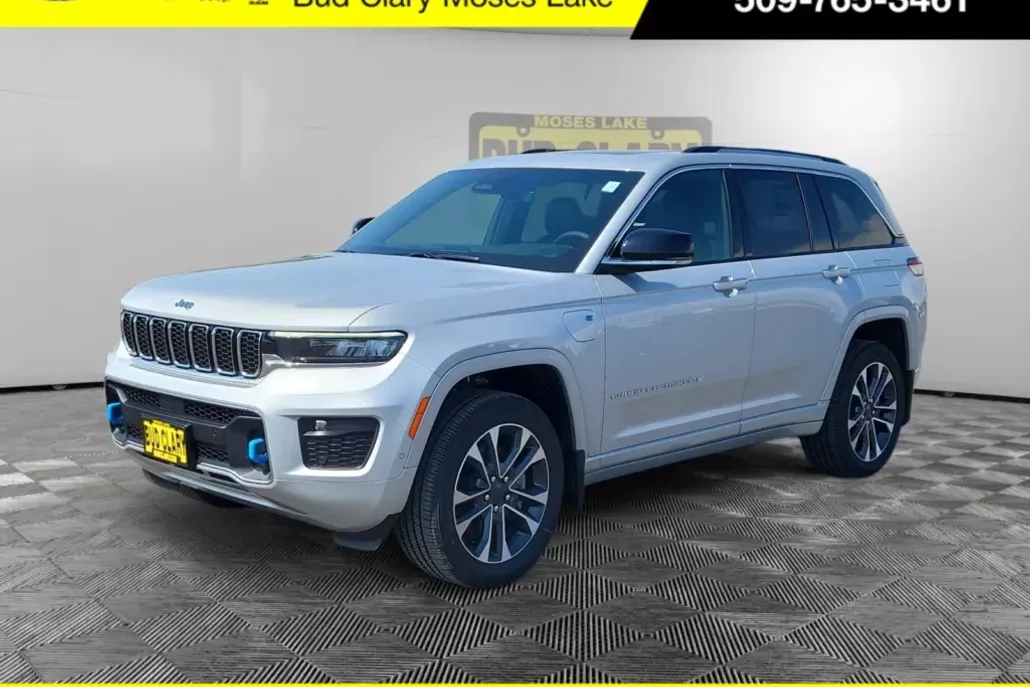 2023 Jeep Cherokee Overland photo 1