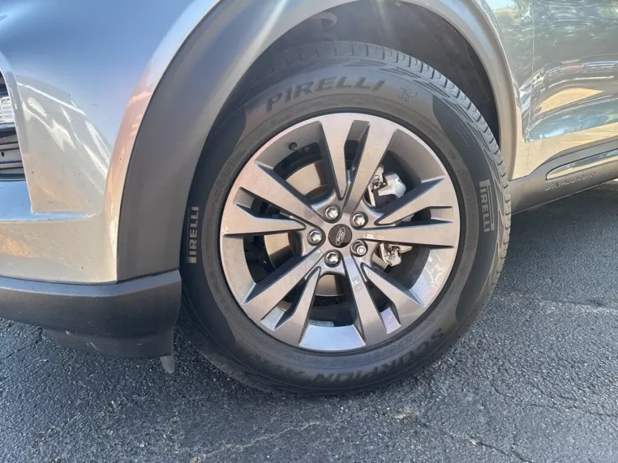 2022 Ford Explorer XLT photo 1