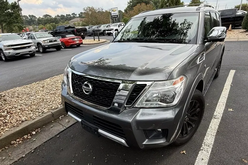 2017 Nissan Armada Platinum photo 1