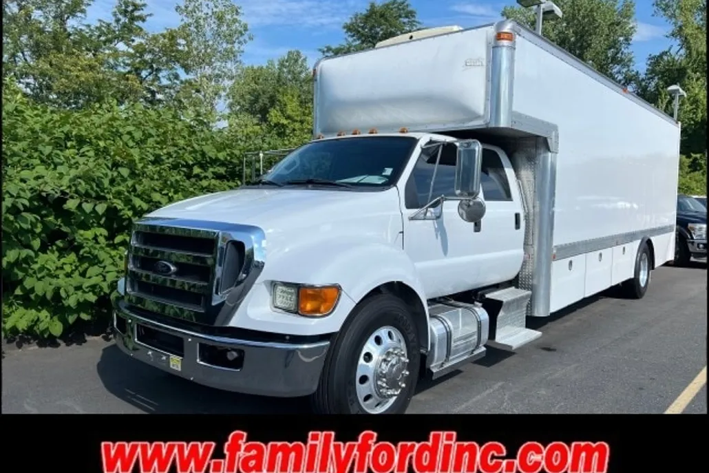 2012 Ford F-650 SuperCab XL photo 1