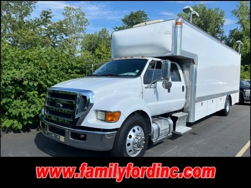 2012 Ford F-650 SuperCab XL photo 1