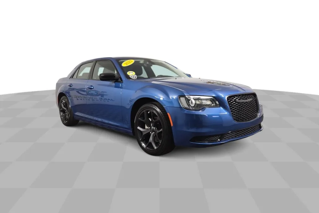 2023 Chrysler 300 Touring photo 1