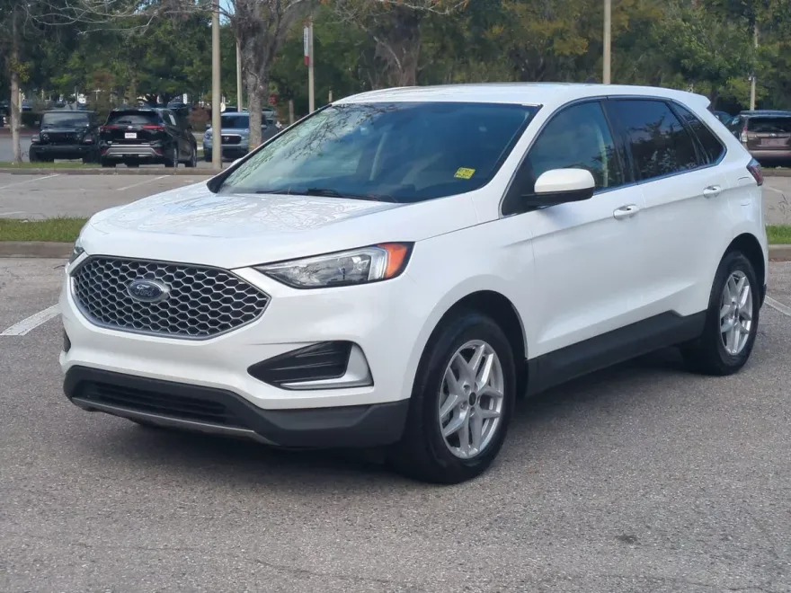 2023 Ford Edge SEL photo 1